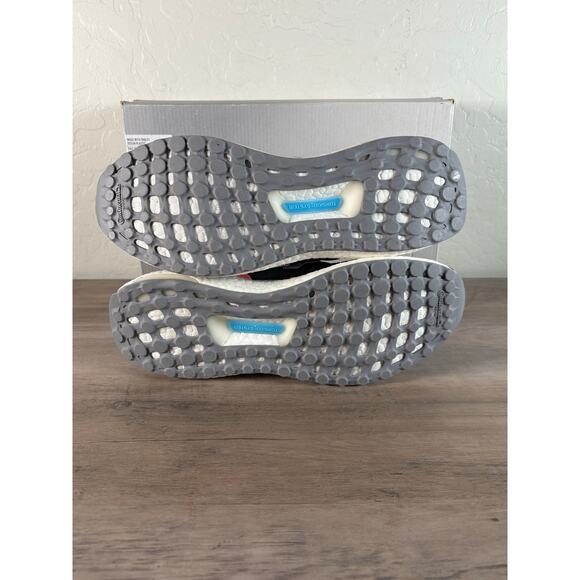Adidas Ultraboost 5.0 DNA Women's Athletic Shoe Sneaker Size 8.5 EU 40 2/3 NIB - Picture 8 of 10